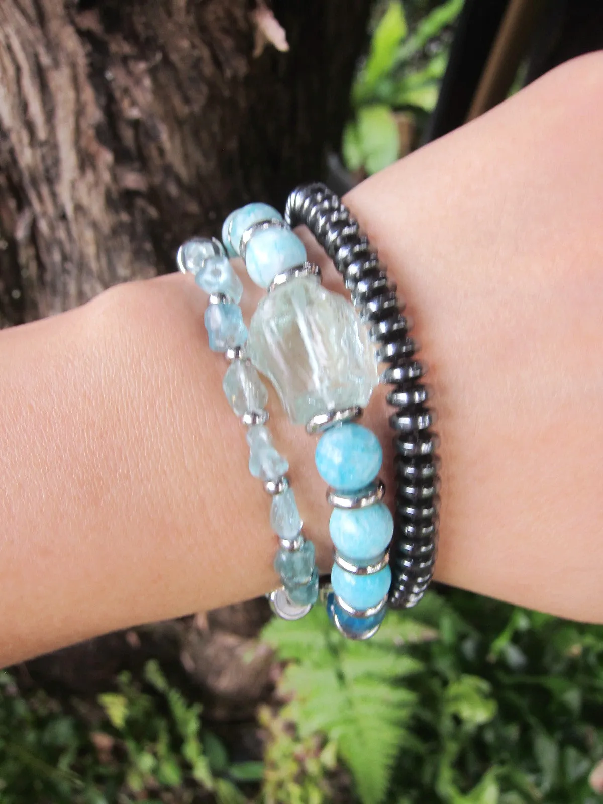 27 Beads in Natural Teal Blue Hemimorphite, Apatite   Blue Quartz Mala Bracelet