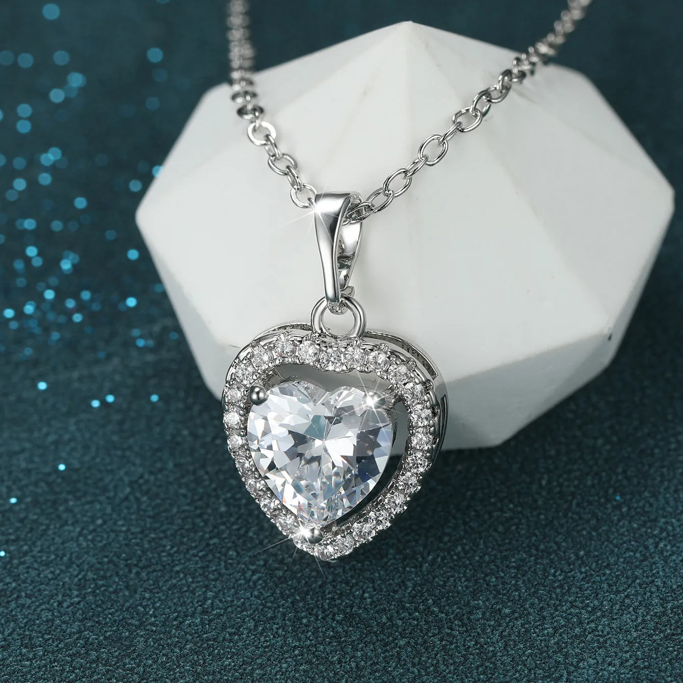 Gorgeous White Crystal Pendant Necklace - A Timeless Valentine's Day Gift for the Special Woman in Your Life!