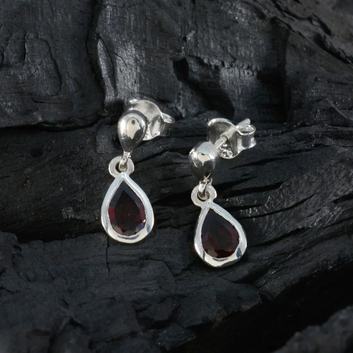 Riyo Bewitching 925 Sterling Silver Earring For Sister Garnet Earring Bezel Setting Red Earring Stud Earring